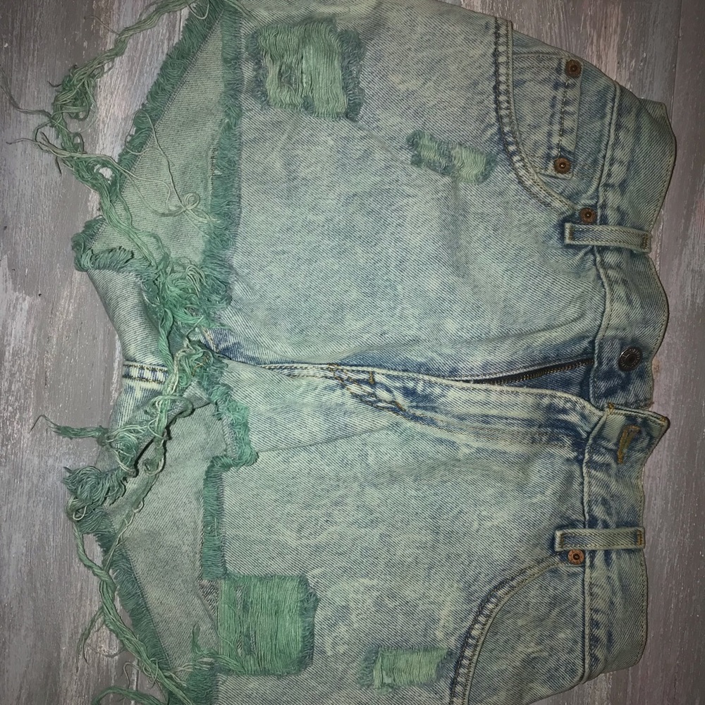 Levi high wasted shorts